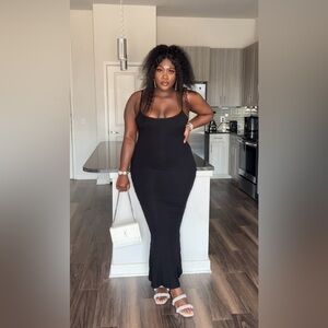 NNEKA ROSE SCULPTED MAXI DRESS